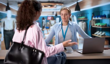 Ecommerce Returns Shipping in Canada: